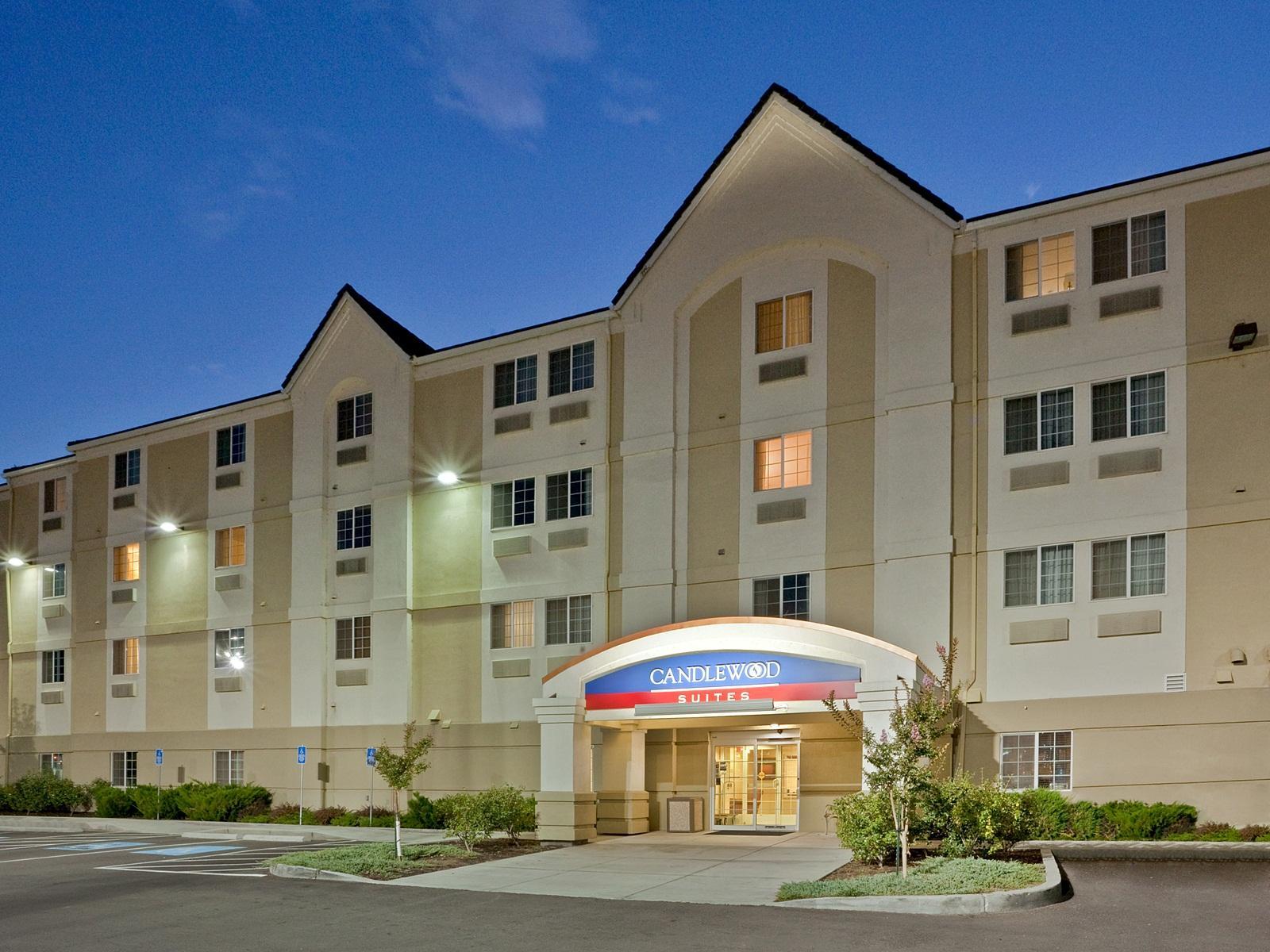 Candlewood Suites Medford By Ihg Extérieur photo