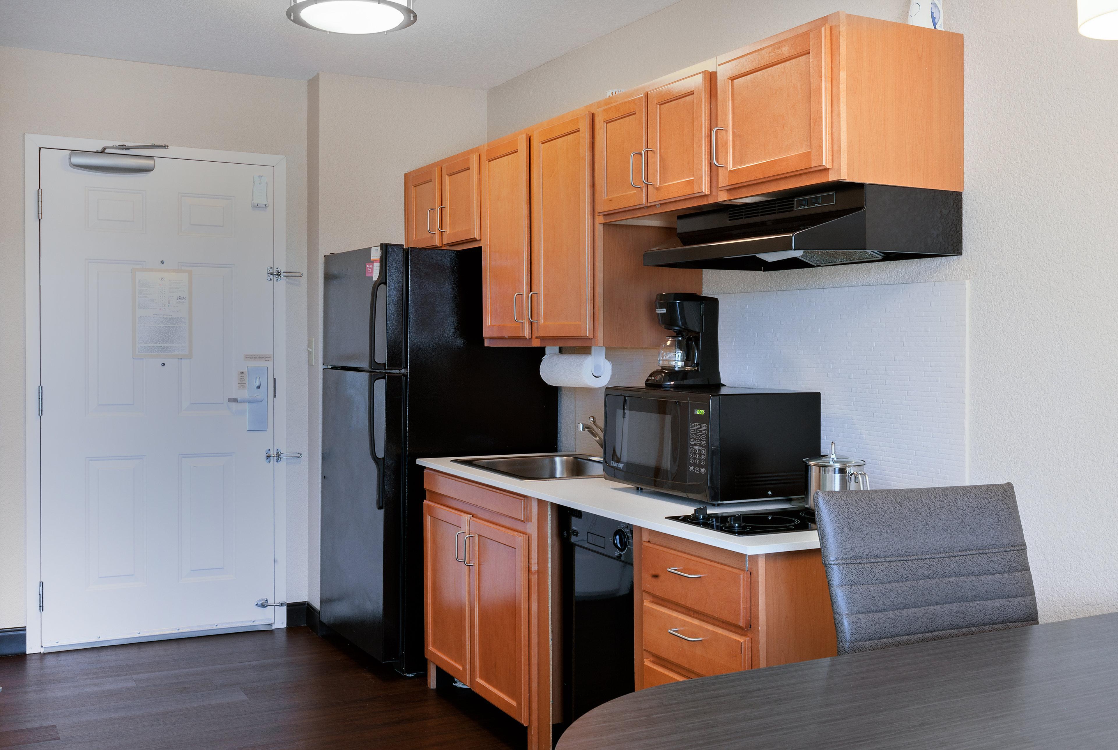 Candlewood Suites Medford By Ihg Extérieur photo