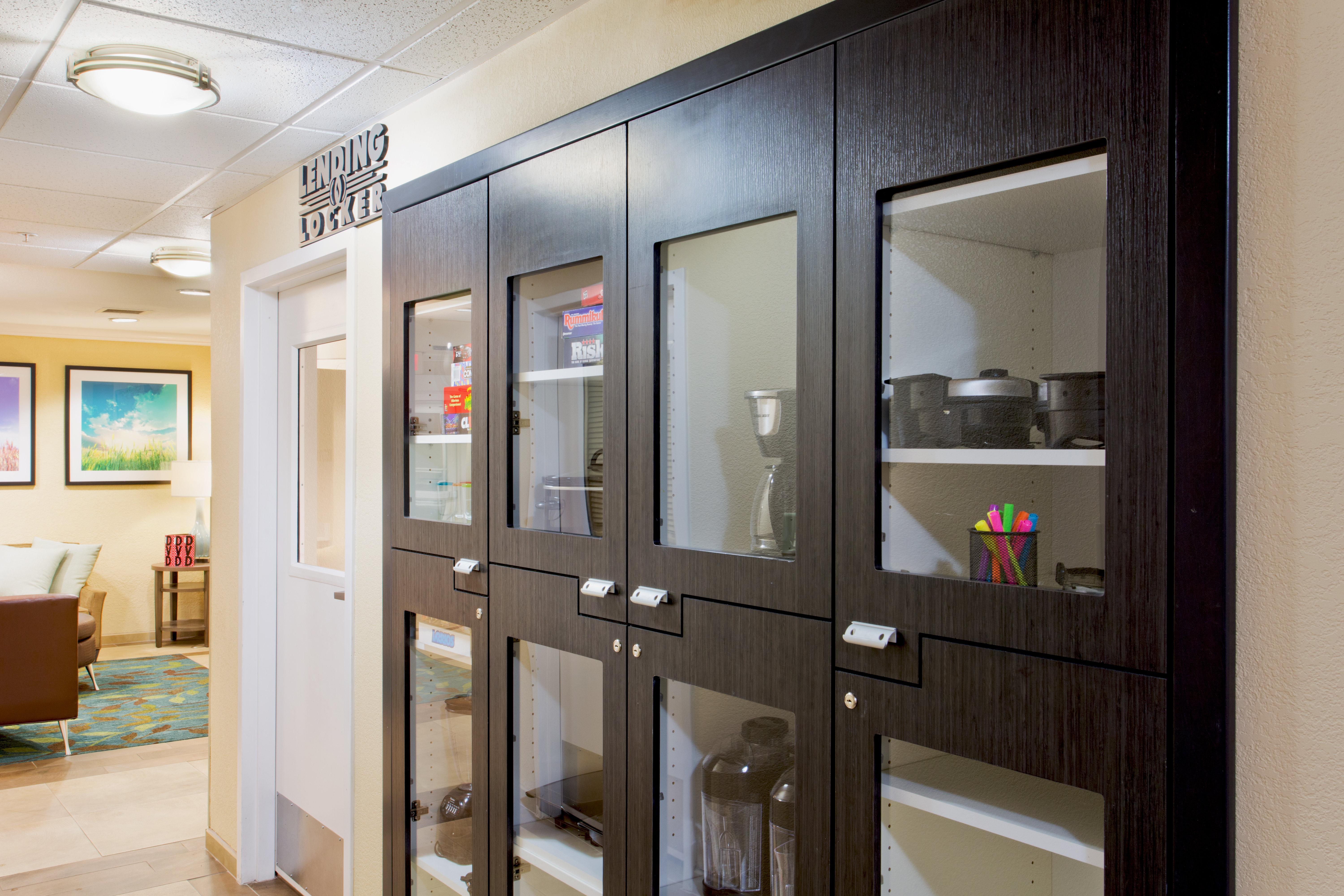 Candlewood Suites Medford By Ihg Extérieur photo