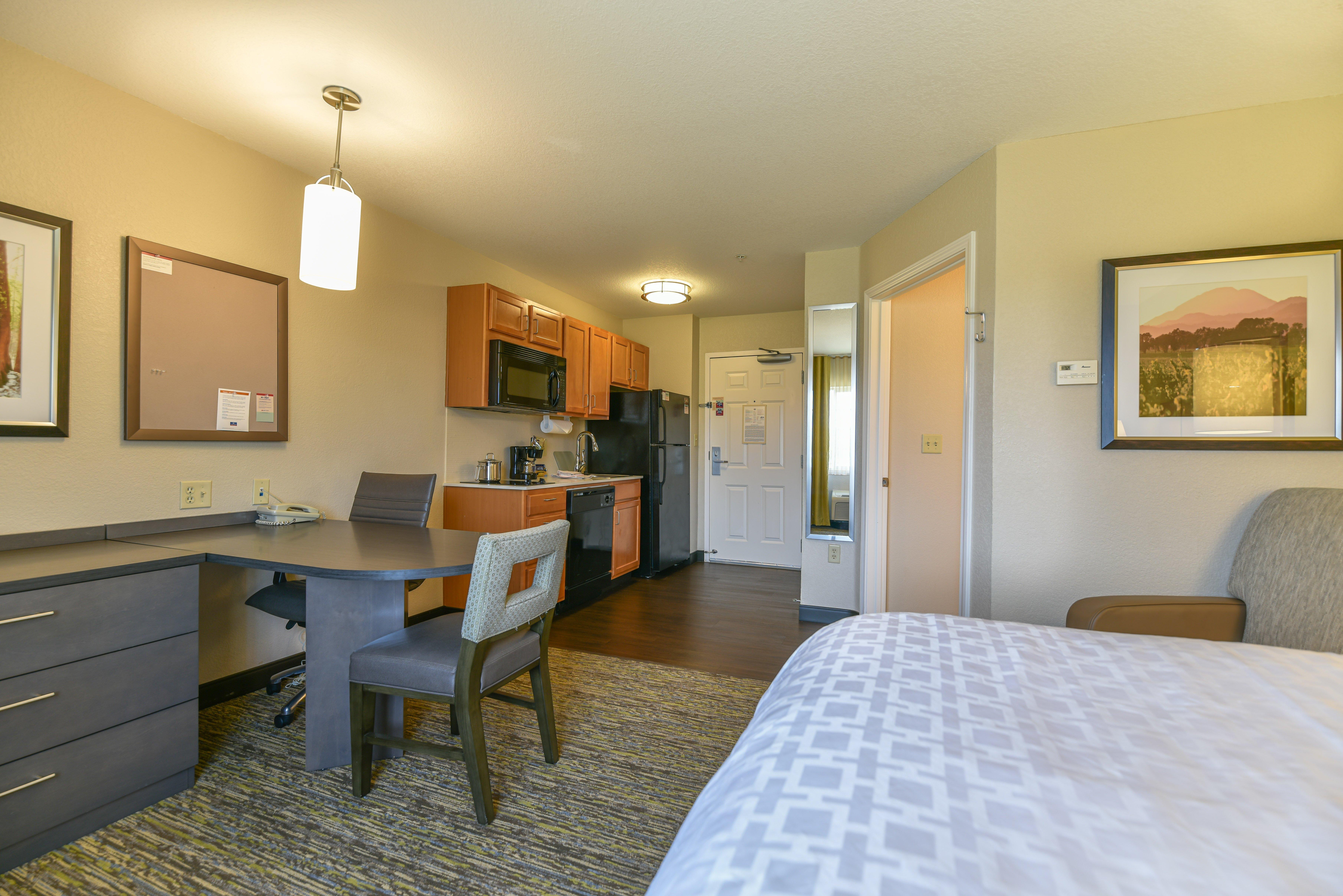 Candlewood Suites Medford By Ihg Extérieur photo