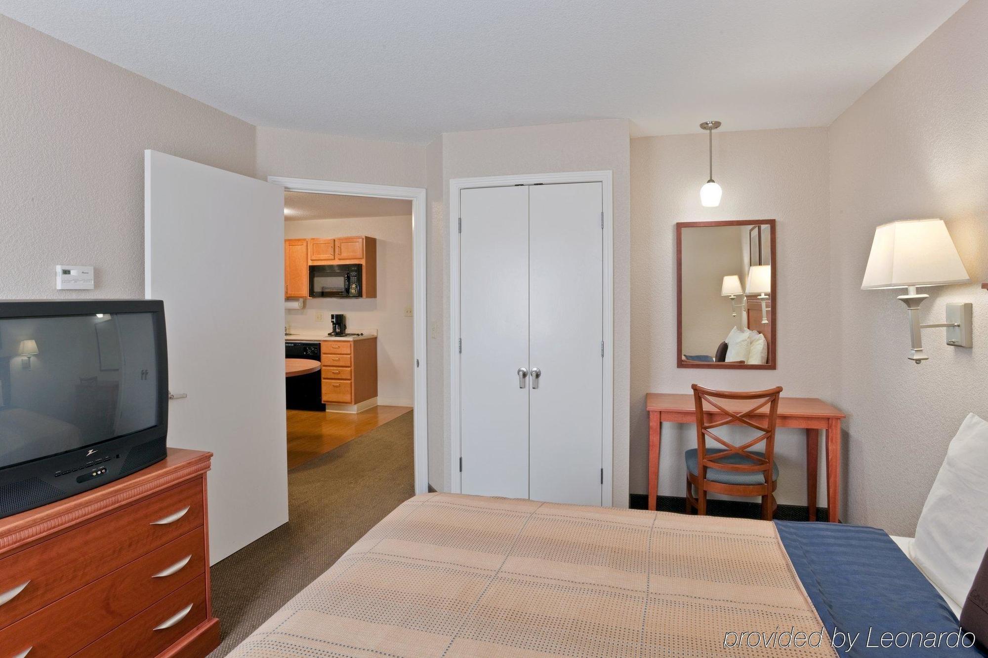 Candlewood Suites Medford By Ihg Extérieur photo